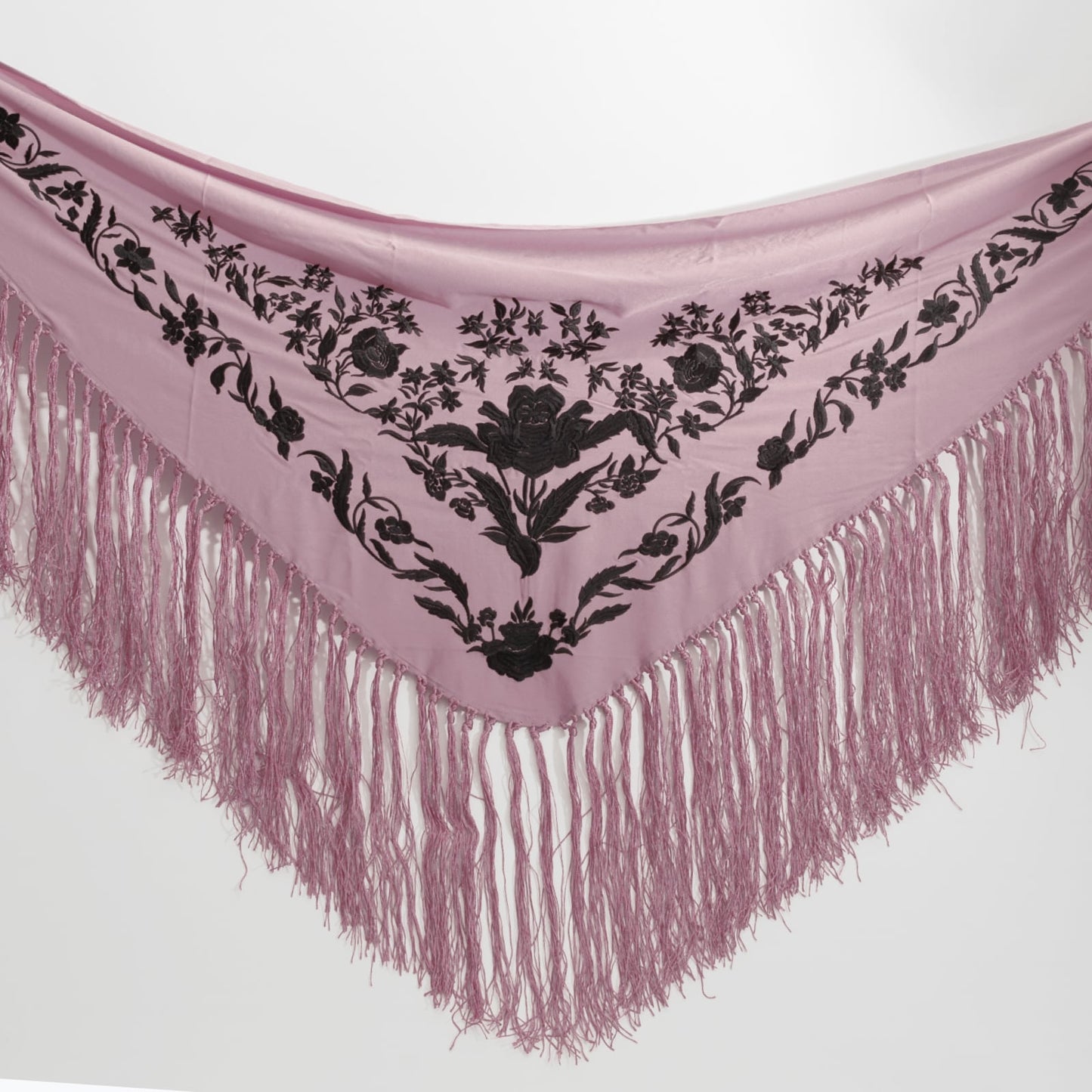 Rose and black floral embroidered mantoncillo shawl in crespon.