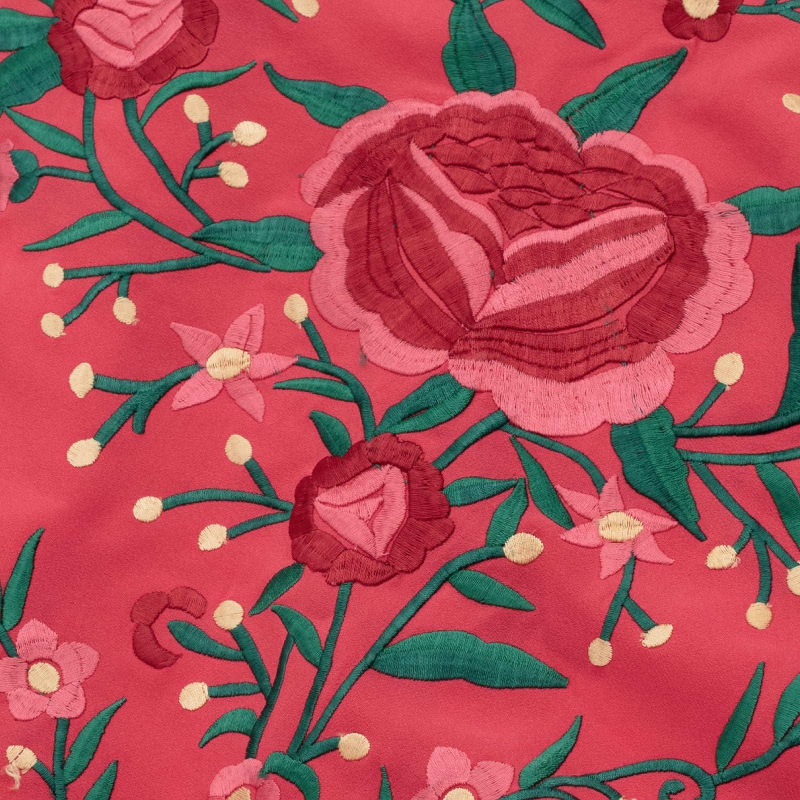 Main floral detail close-up