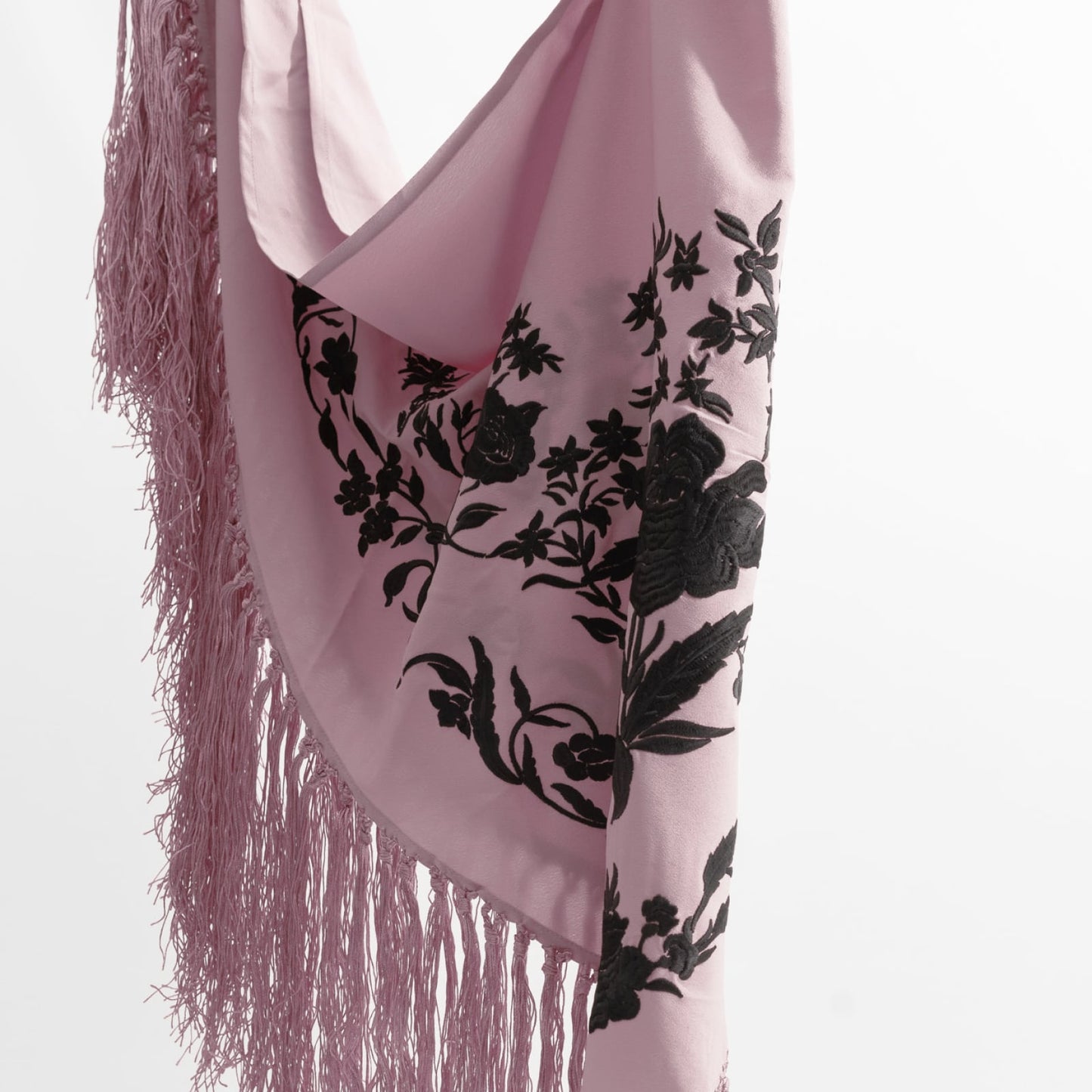 Rose and black floral embroidered mantoncillo shawl in crespon.