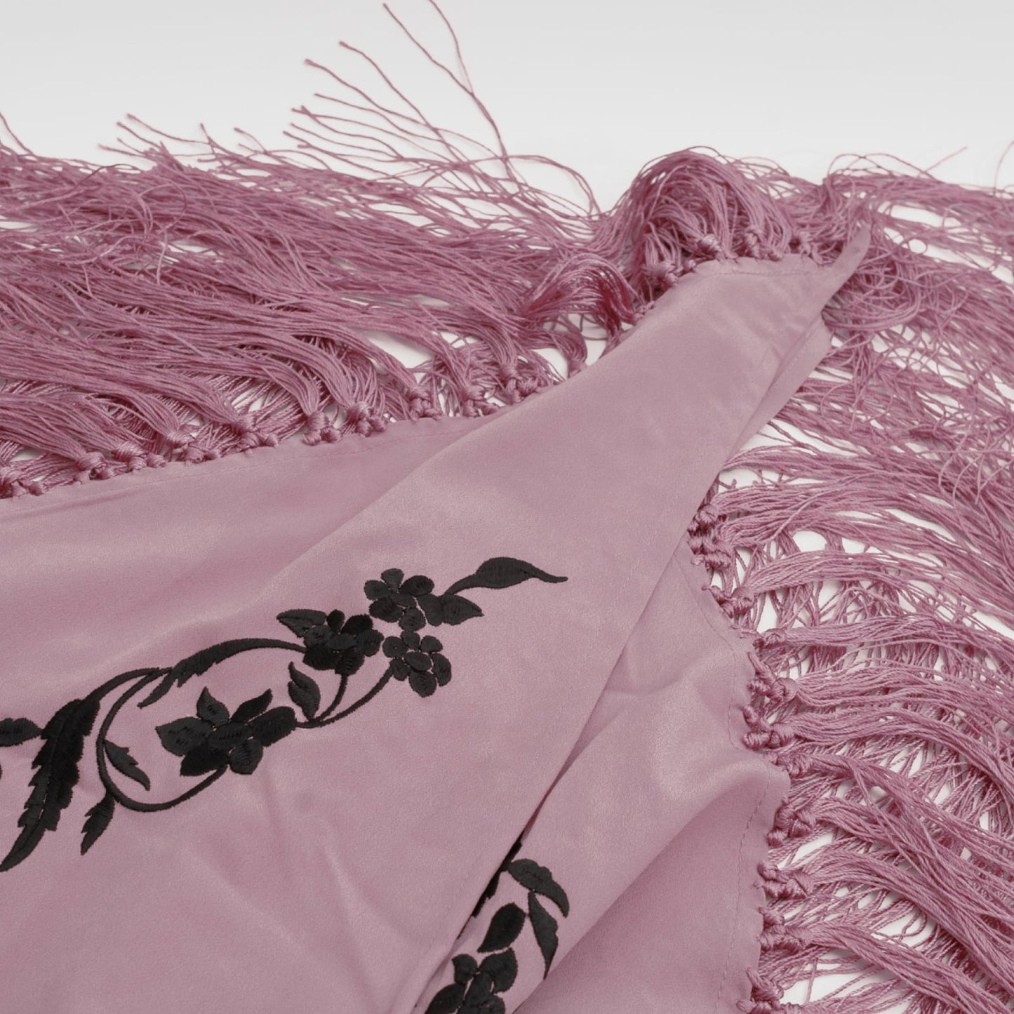 Rose and black floral embroidered mantoncillo shawl in crespon.