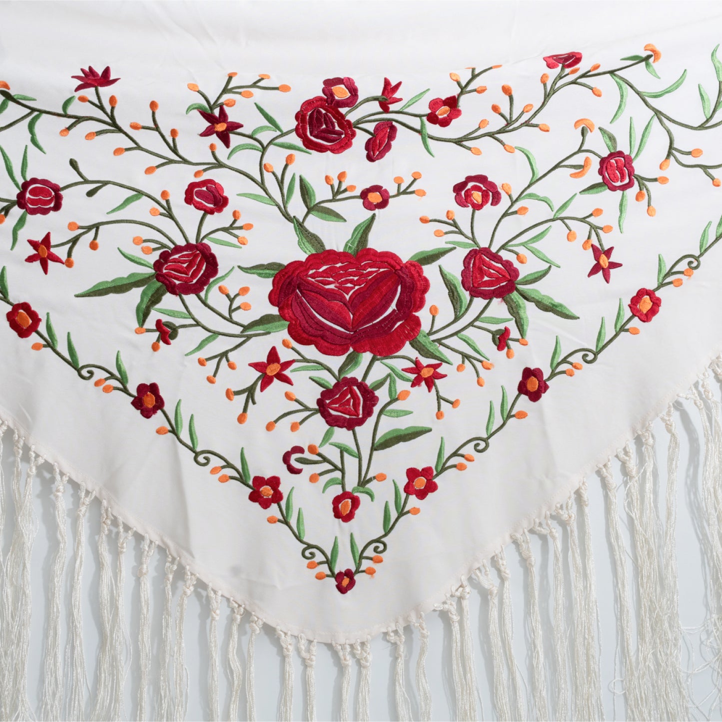 White floral embroidered mantoncillo shawl in crespon.