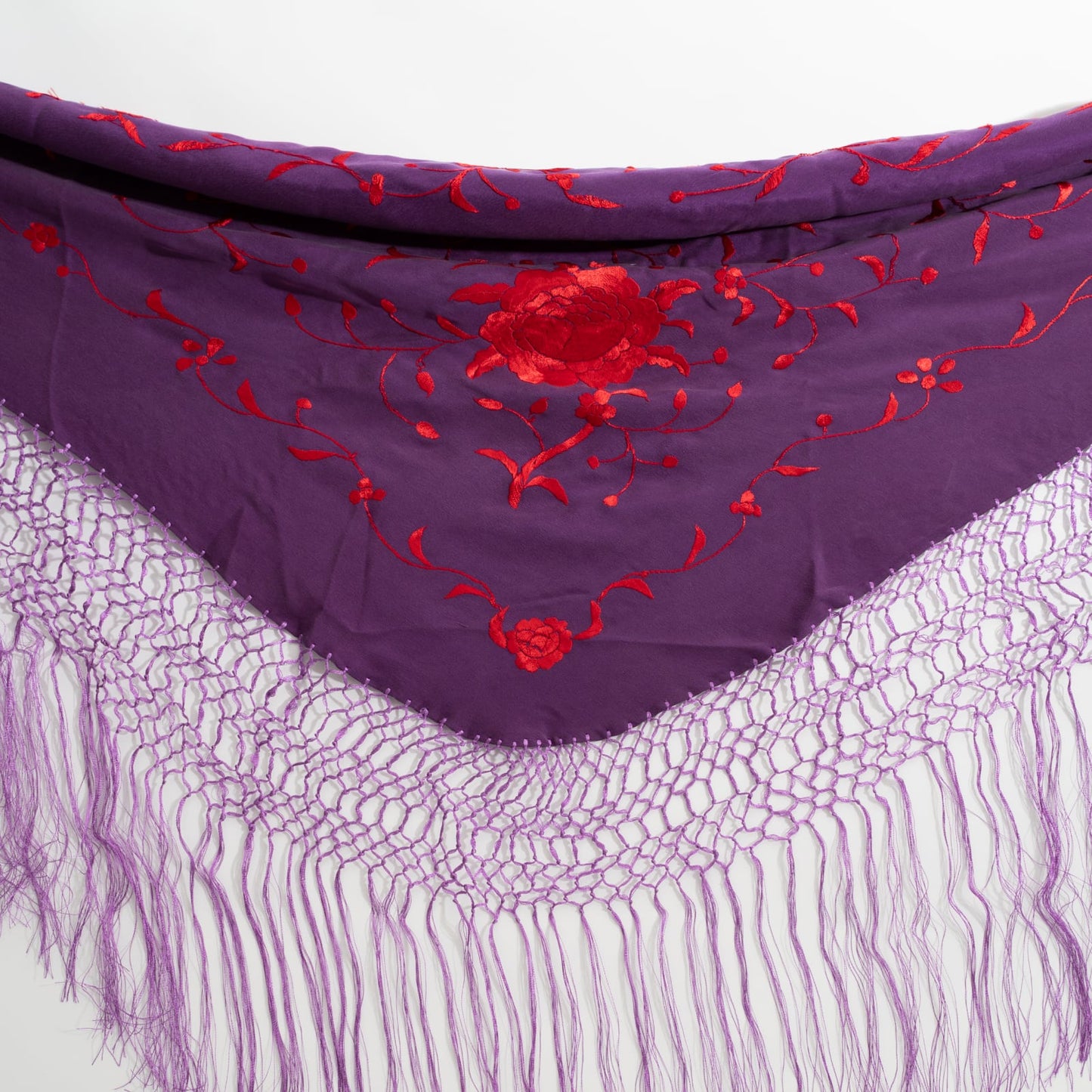 Morado silk floral embroidered by hand mantoncillo shawl.