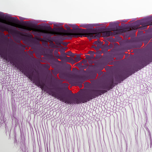 Morado silk floral embroidered by hand mantoncillo shawl.