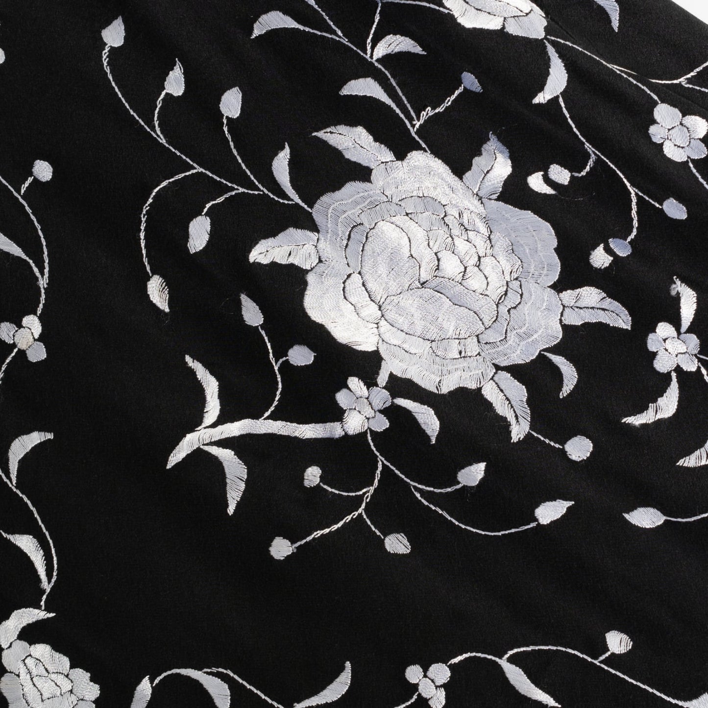 Black and silver silk floral embroidered by hand mantoncillo shawl.