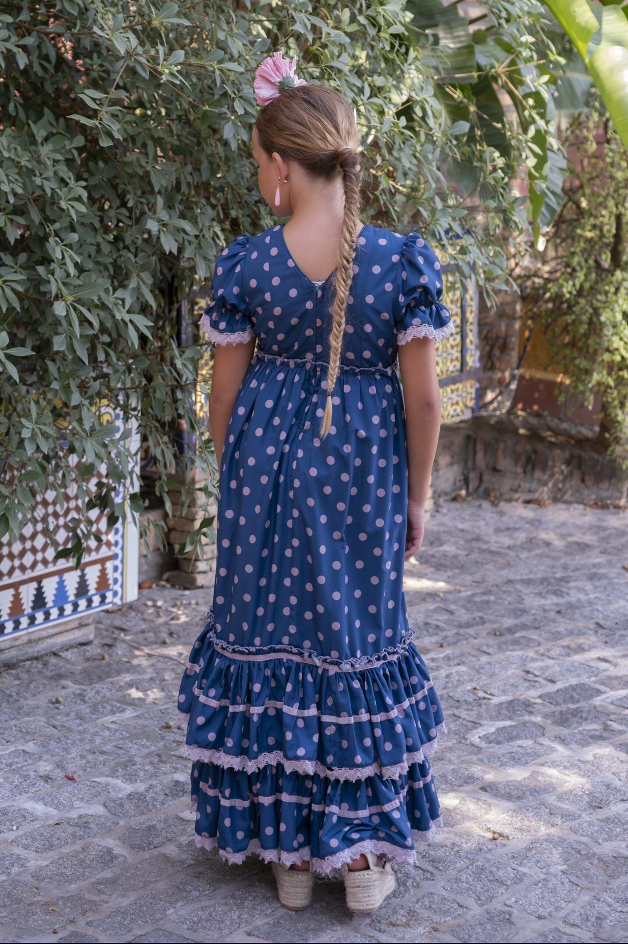 Vestido Raya - Vestido Flamenco Blanco para Niña con Lunares Negros · Estilo Feria de Sevilla