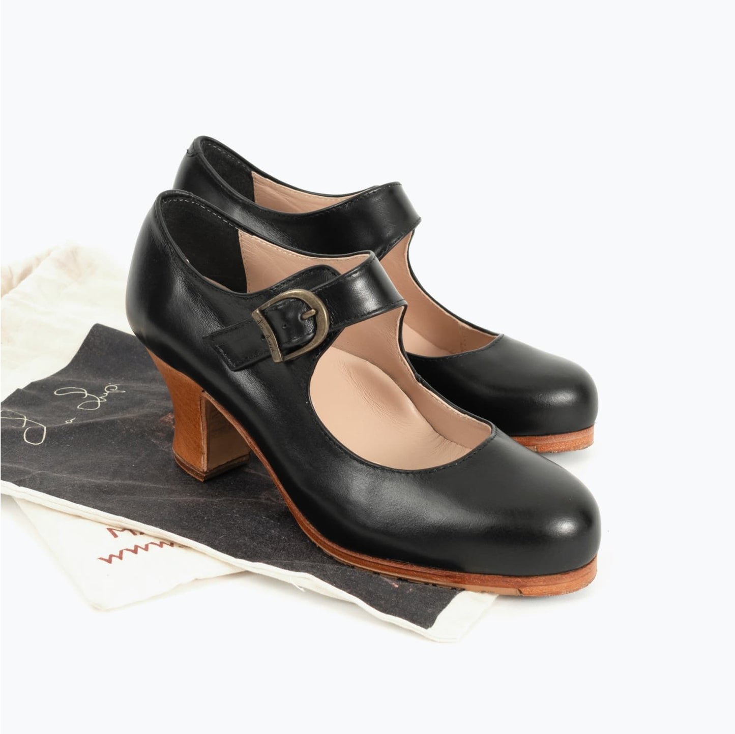 Professional Flamenco Dance Shoes "La Lupi" classic in black leather and “carrete” heel.