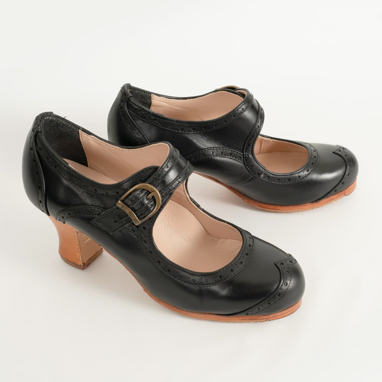 Professional Flamenco Dance Shoes "La Lupi" model A in black leather.