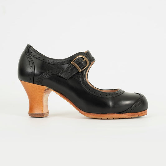 Professional Flamenco Dance Shoes "La Lupi" model A in black leather.